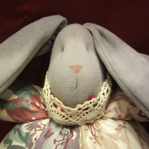 VTG STUFFED BUNNY DECORATION, LONG GRAY EARED BUNNY IN FLORAL OUTFIT - Picture 4 of 5